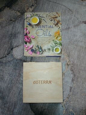 dōTERRA Wooden Essential Oils Box with Essential Oils Guide